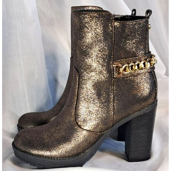 GUESS GGGreedy Women’s 7M Ankle Booties Block Heel Gold Metallic Chain - Picture 2 of 13